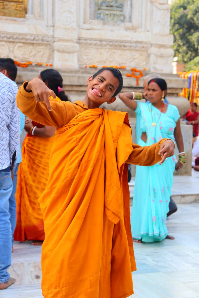 仏教徒が往く聖地巡礼。仏教生誕の地「ブッダガヤの大菩提寺」 異国のおたより